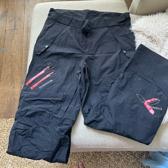Men’s Columbia Titanium black double layered snow pants
